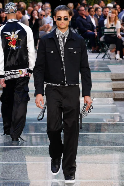 Look 38